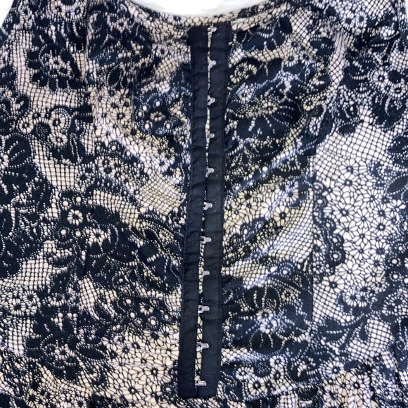 🌼KIRRA Peplum PACSUN Sleeveless Top - Picture 5 of 13